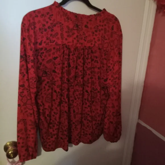 Women's Red & Black Floral Print Peasant Blouse - Picture 4 of 4